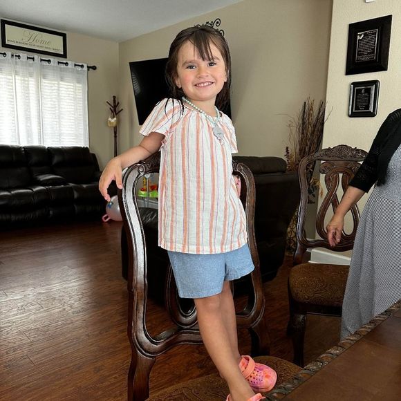 LIKE THIS LISTING TO BE NOTIFIED OF LIVE - Picture 3 of 10